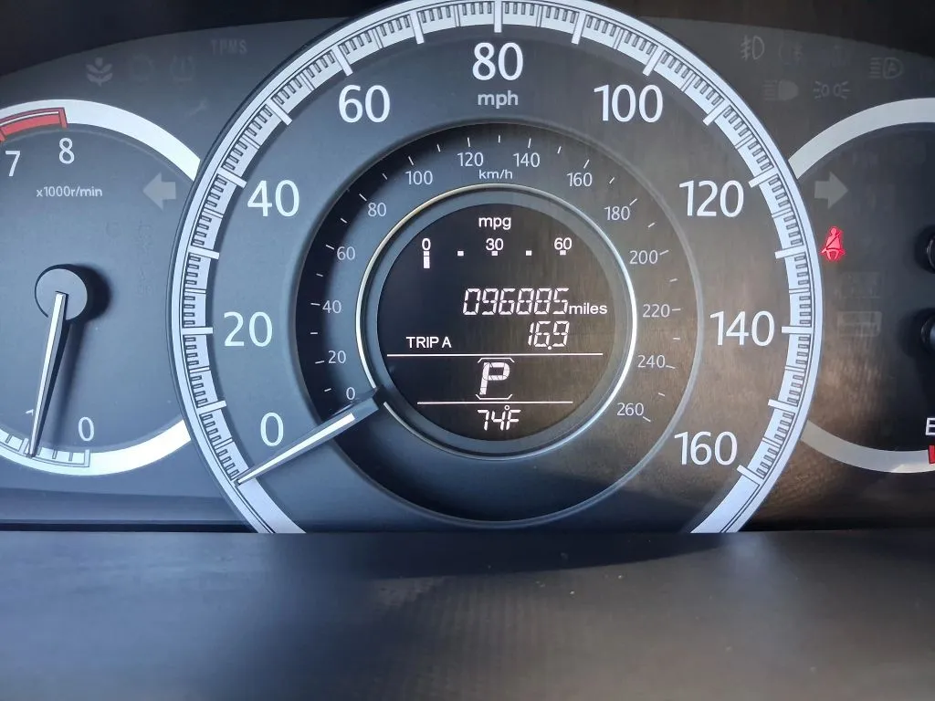 Honda Accord photo 9