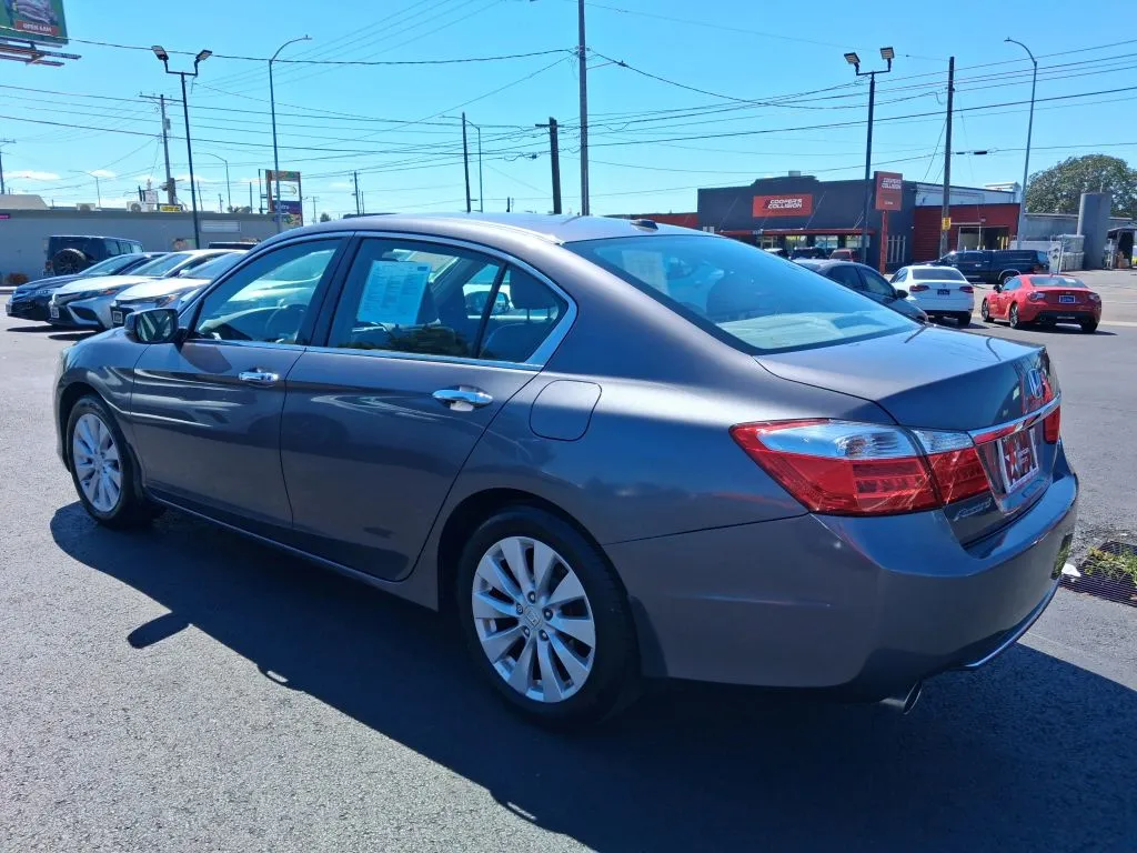 Honda Accord photo 6