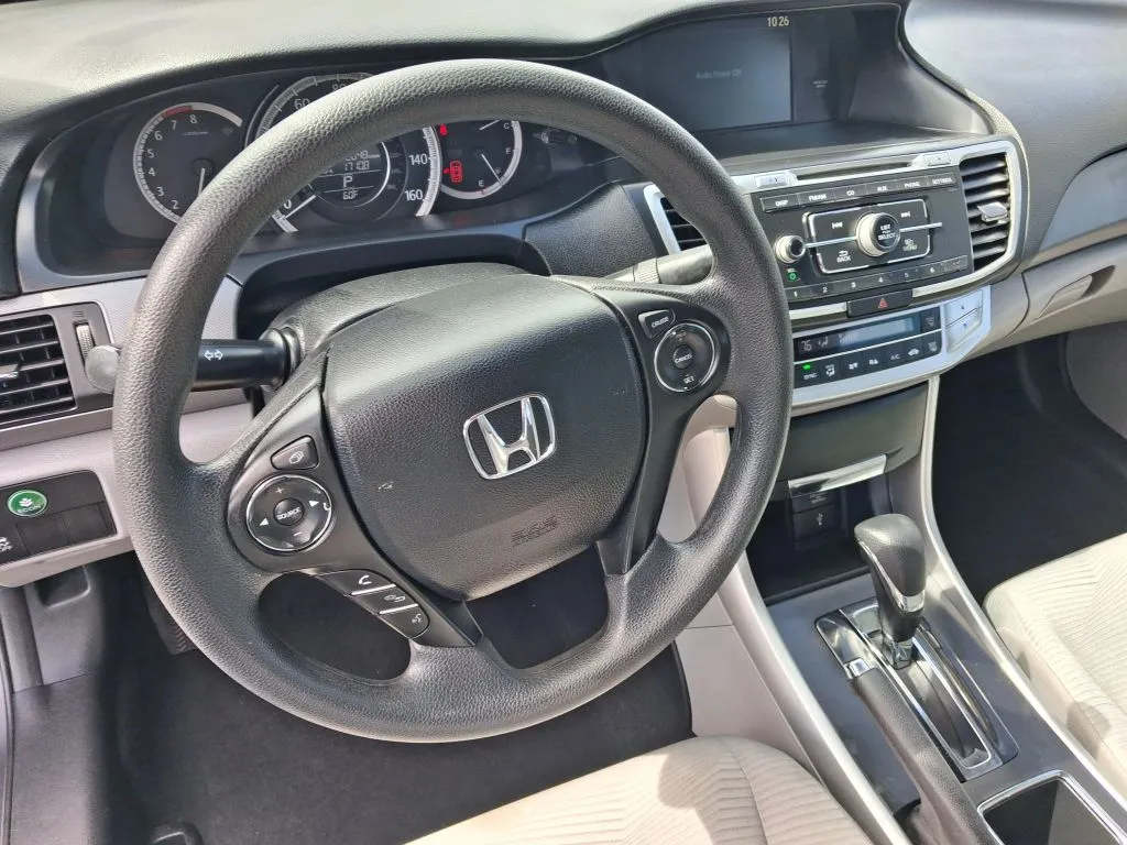 Honda Accord photo 12