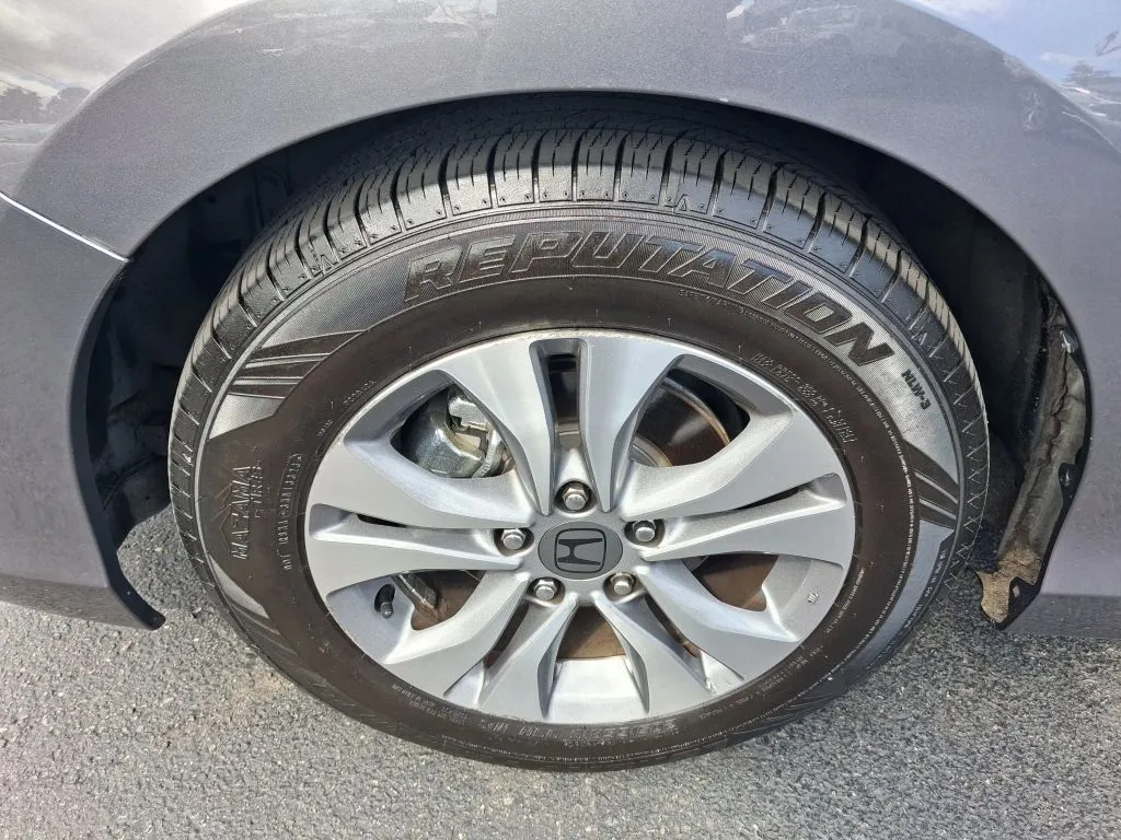 Honda Accord photo 24