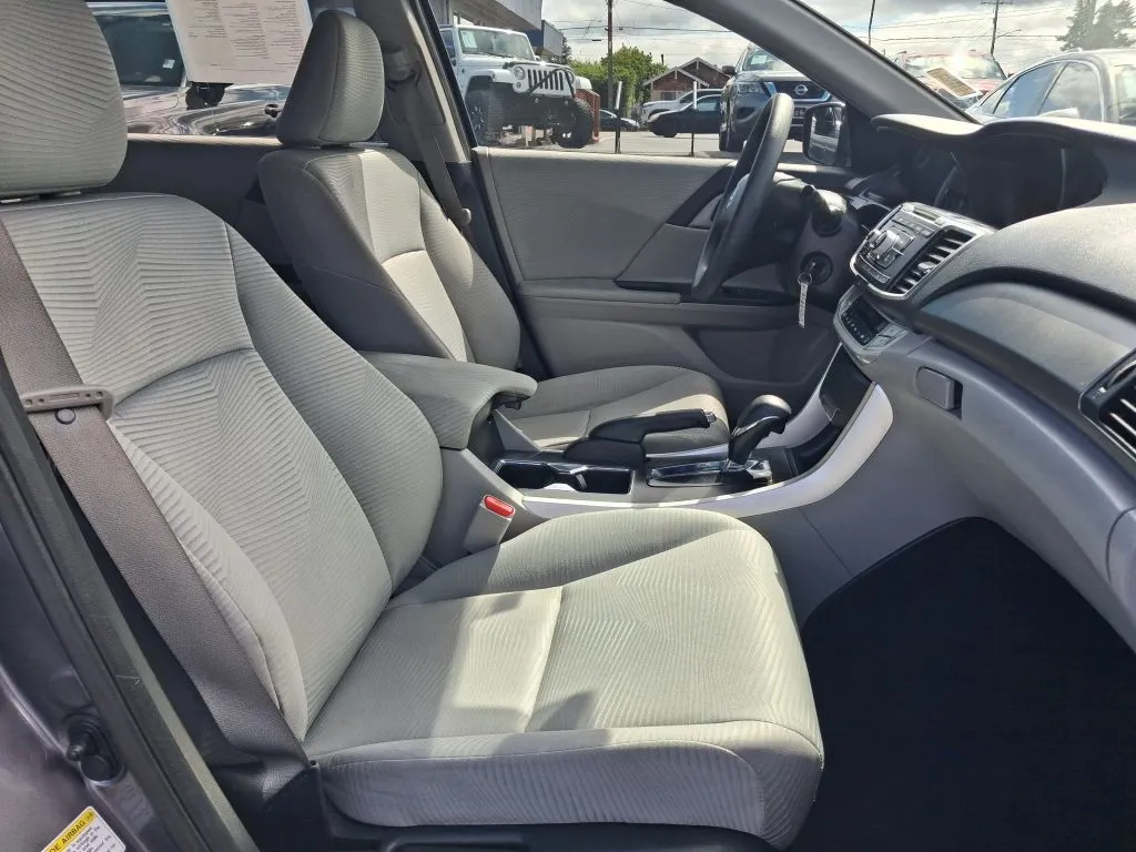 Honda Accord photo 22