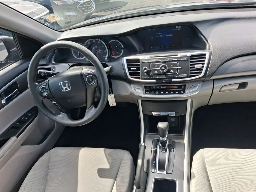 Honda Accord photo 21