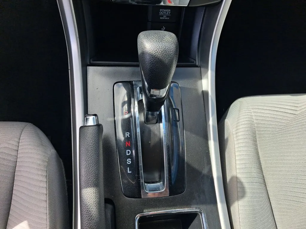 Honda Accord photo 16