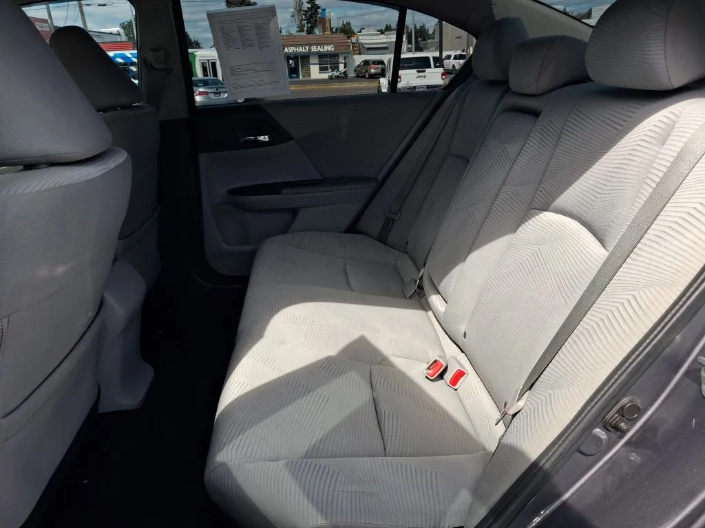 Honda Accord photo 18