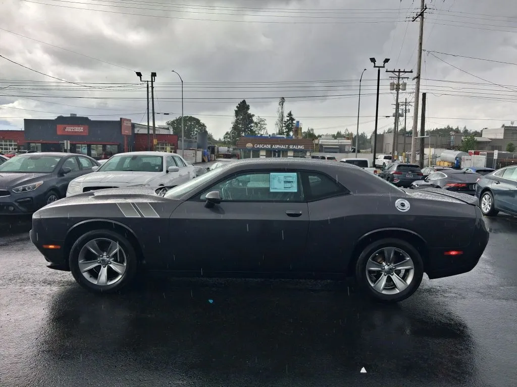 Dodge Challenger photo 6