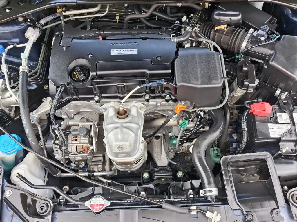Honda Accord photo 25