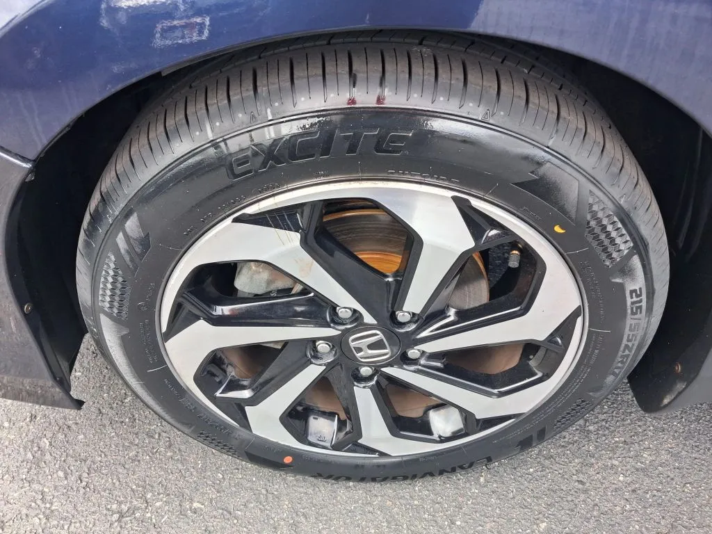 Honda Accord photo 24