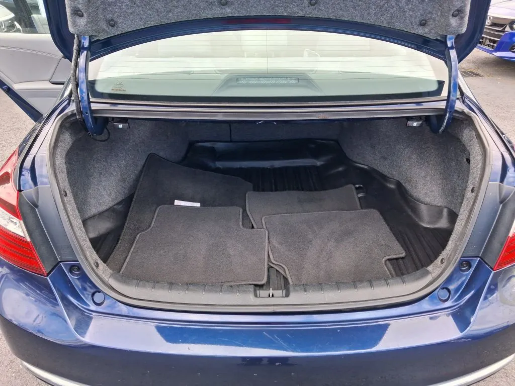 Honda Accord photo 19