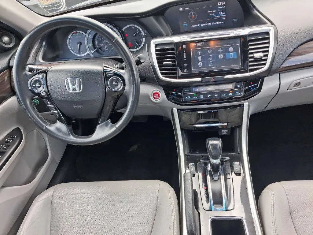 Honda Accord photo 14