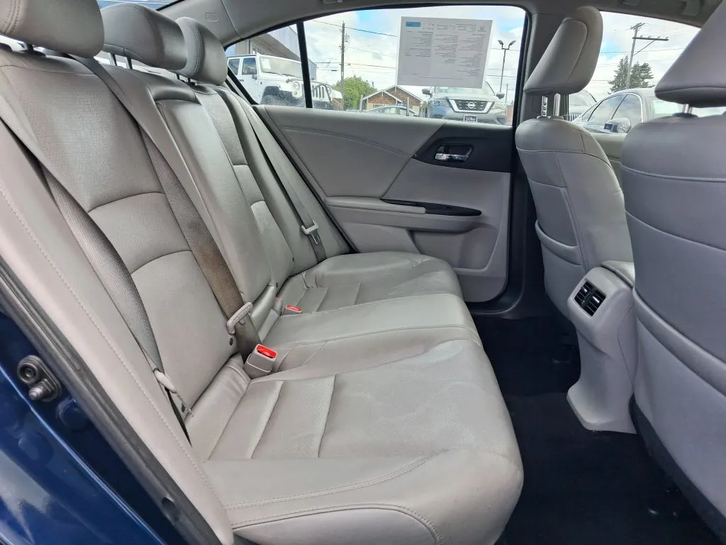 Honda Accord photo 13