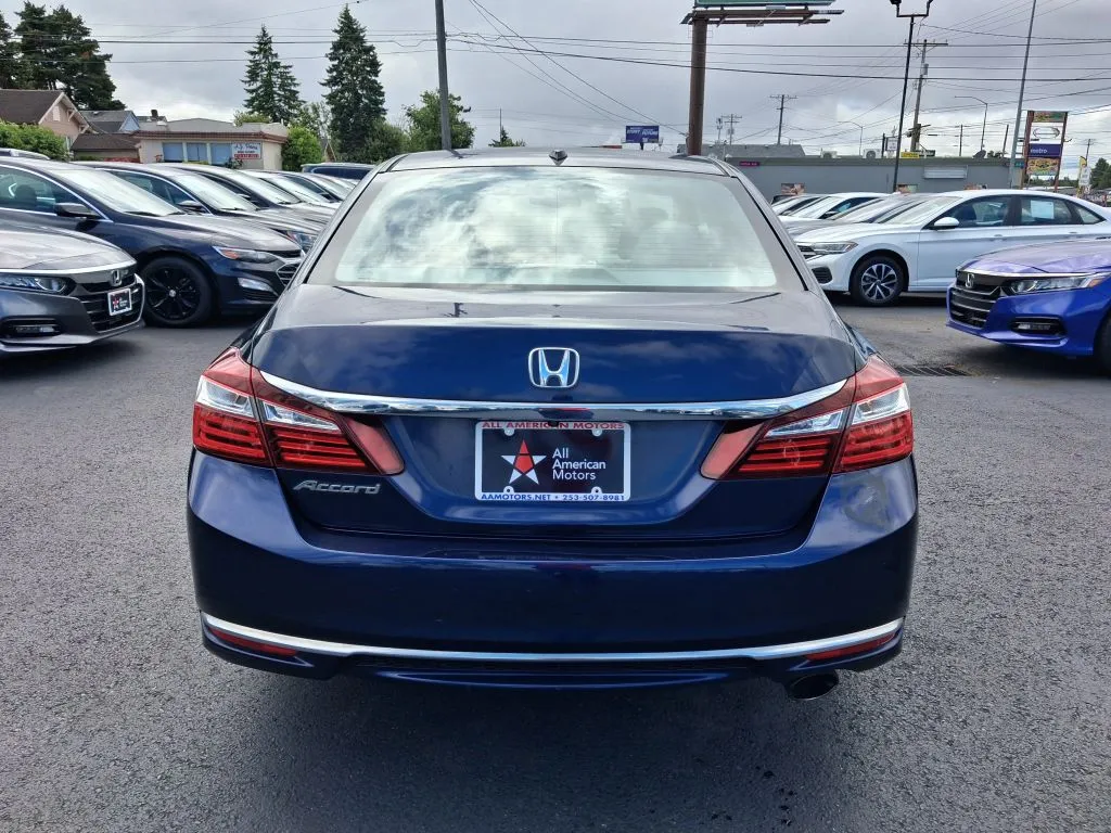 Honda Accord photo 9