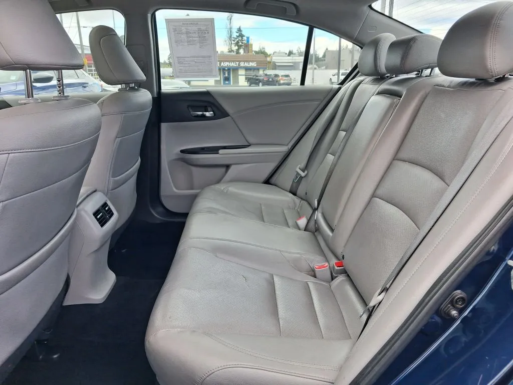 Honda Accord photo 20