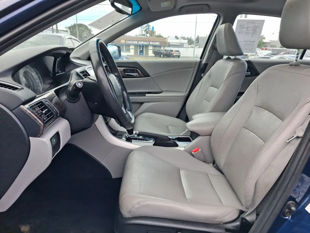 Honda Accord photo 21