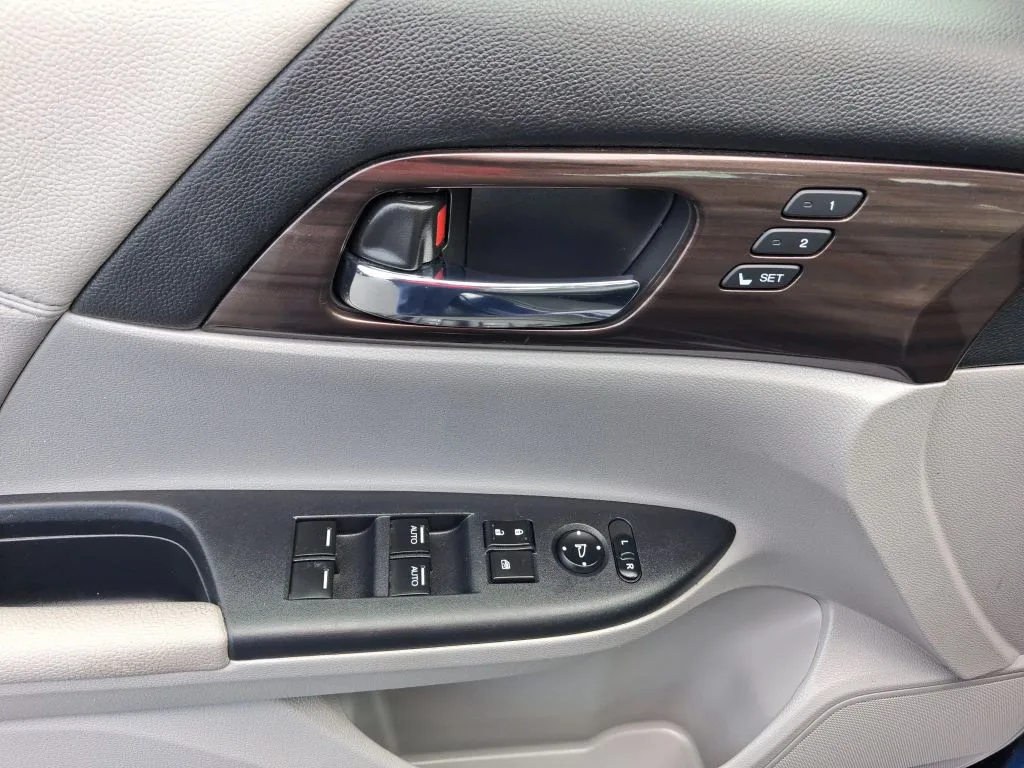 Honda Accord photo 22