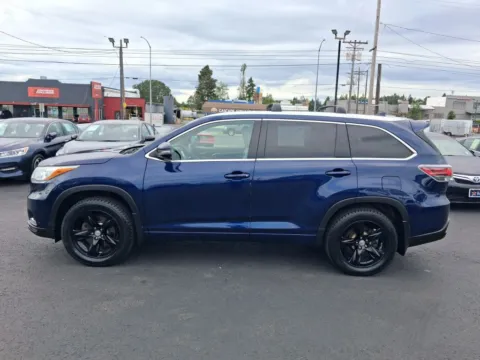 More photos of 2015 Toyota Highlander Limited Sport Utility 4D at All American Motors, WA