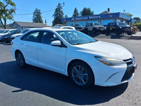 White 2017 Toyota Camry SE Sedan 4D for sale in Tacoma, WA