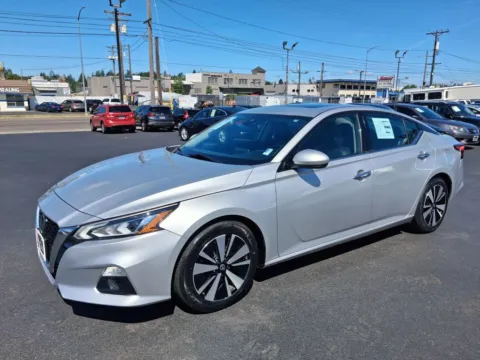 Another view of 2019 Nissan Altima 2.5 SL Sedan 4D for sale in Tacoma, WA at All American Motors