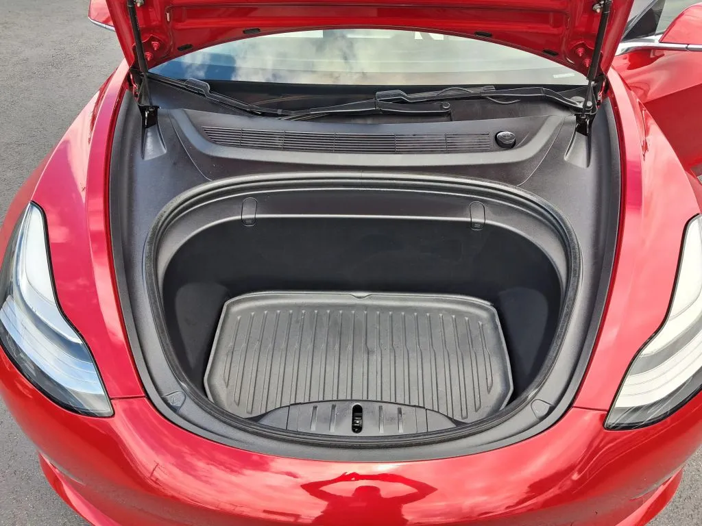 Tesla Model 3 photo 20