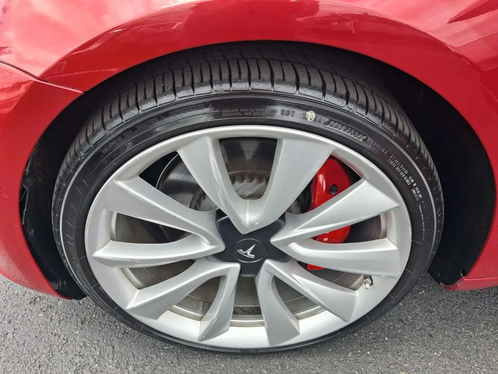 Tesla Model 3 photo 19