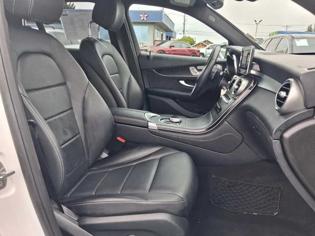 Mercedes-Benz GLC photo 12