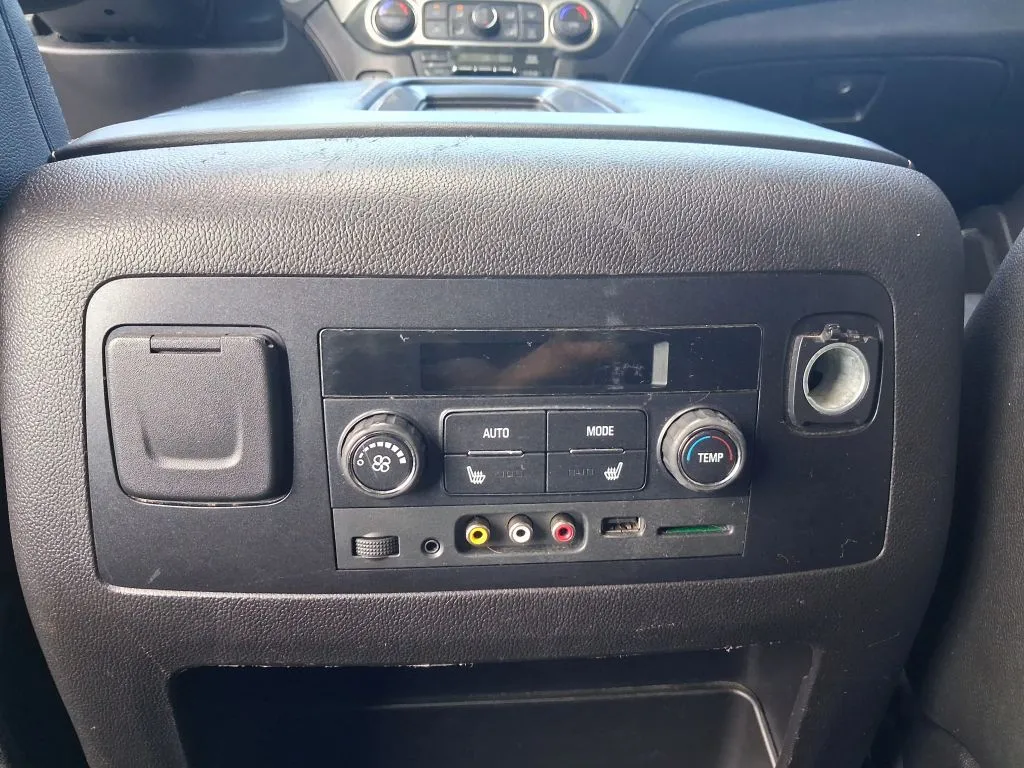 Chevrolet Tahoe photo 16
