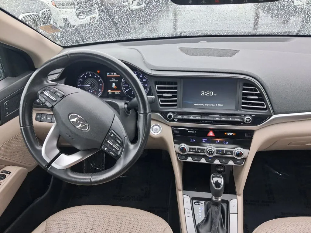Hyundai Elantra photo 13