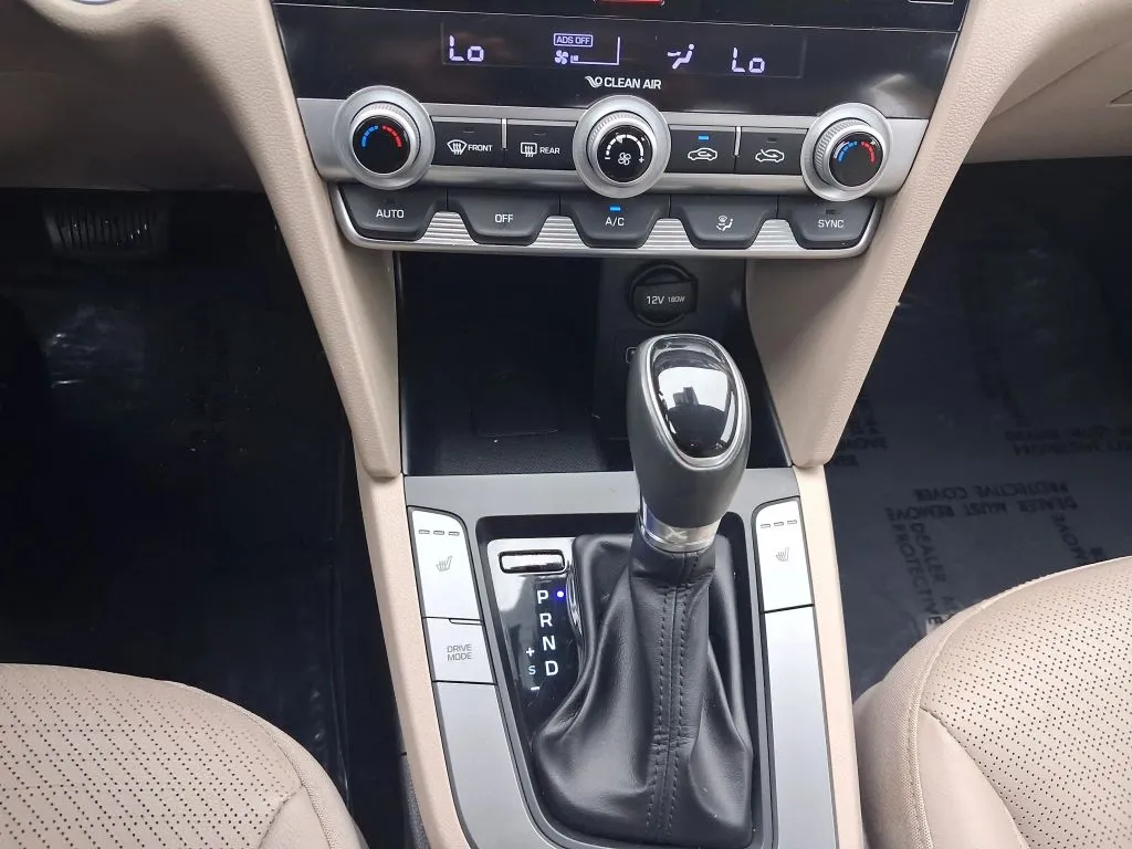 Hyundai Elantra photo 22