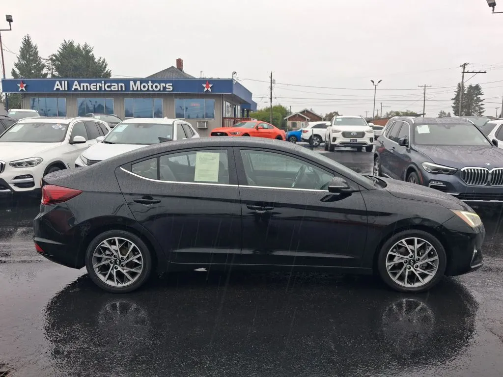 Hyundai Elantra photo 9