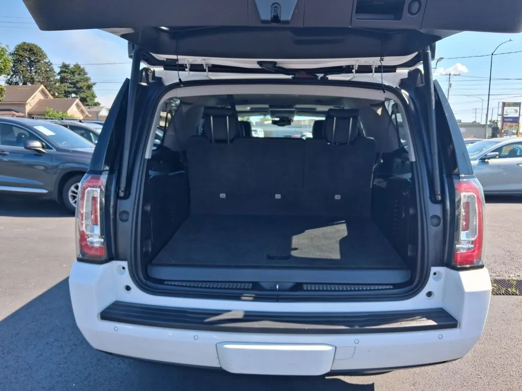GMC Yukon XL photo 10