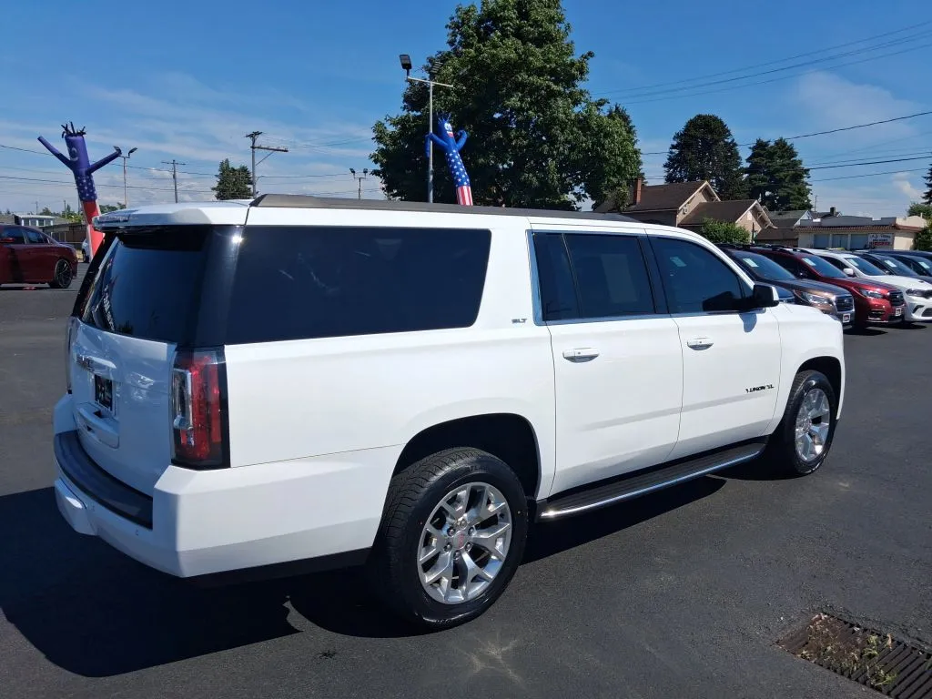 GMC Yukon XL photo 11