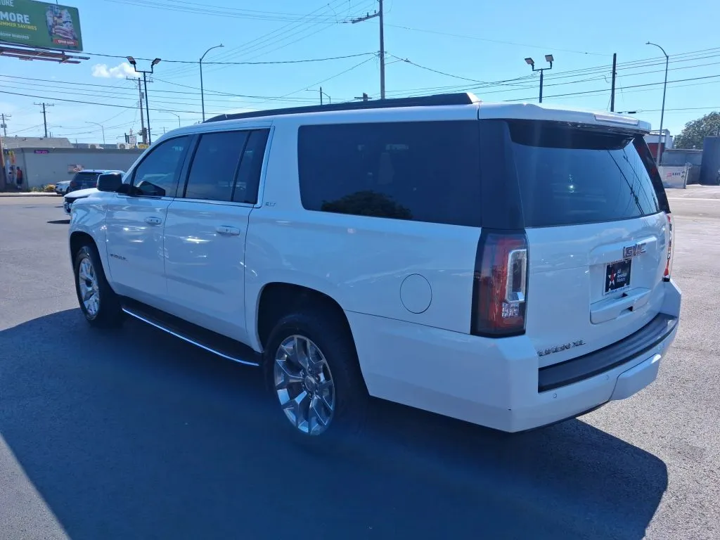 GMC Yukon XL photo 8