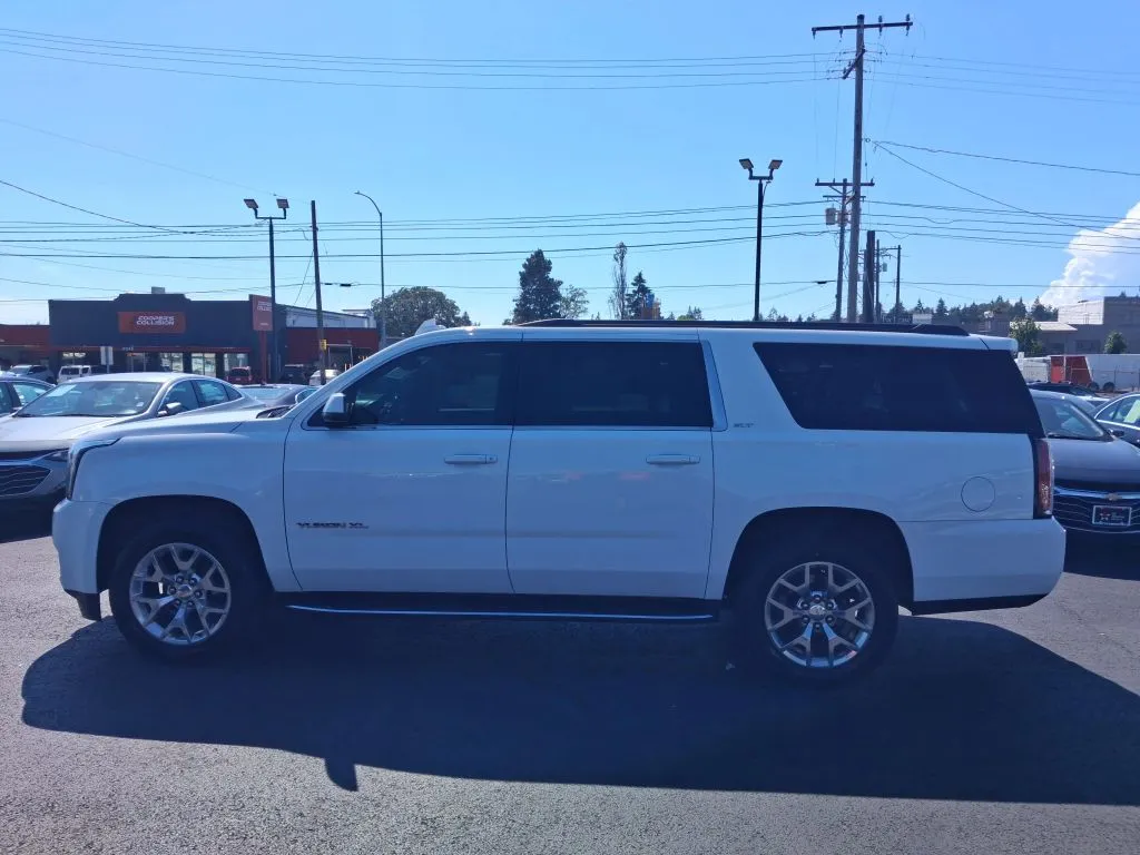 GMC Yukon XL photo 7
