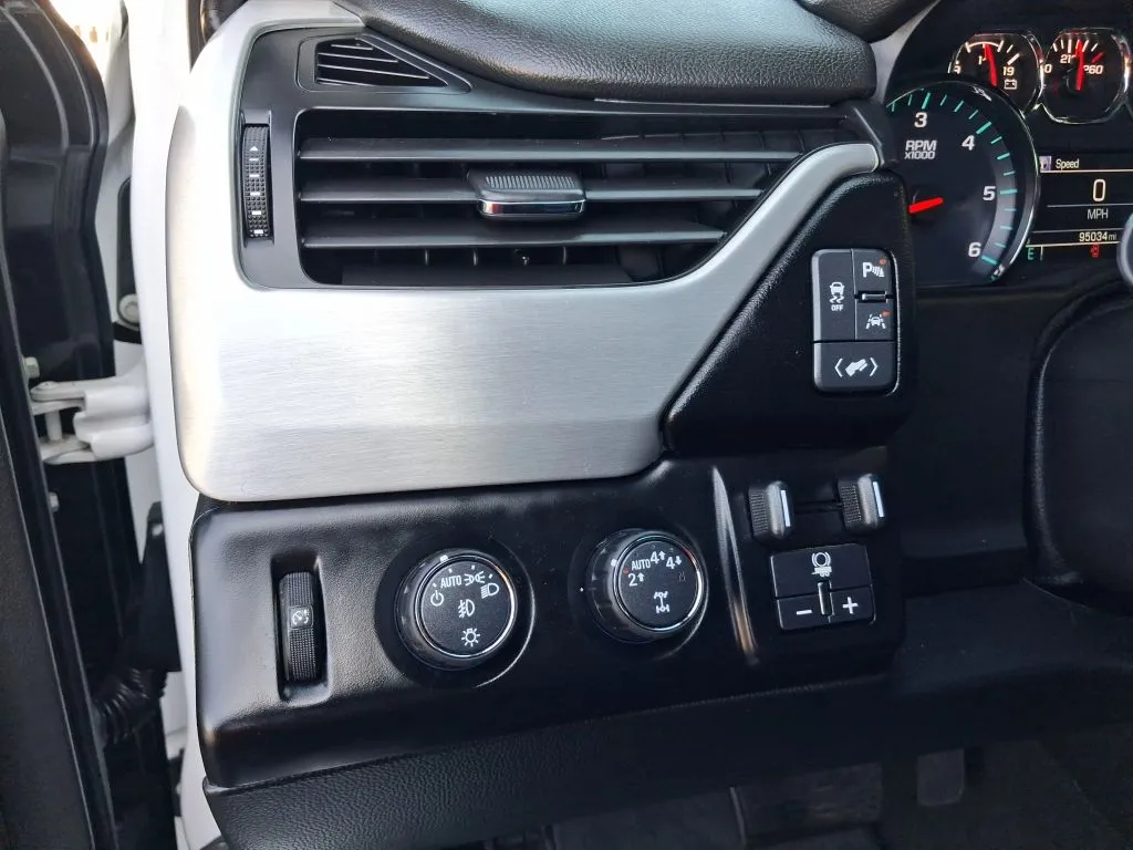 GMC Yukon XL photo 21