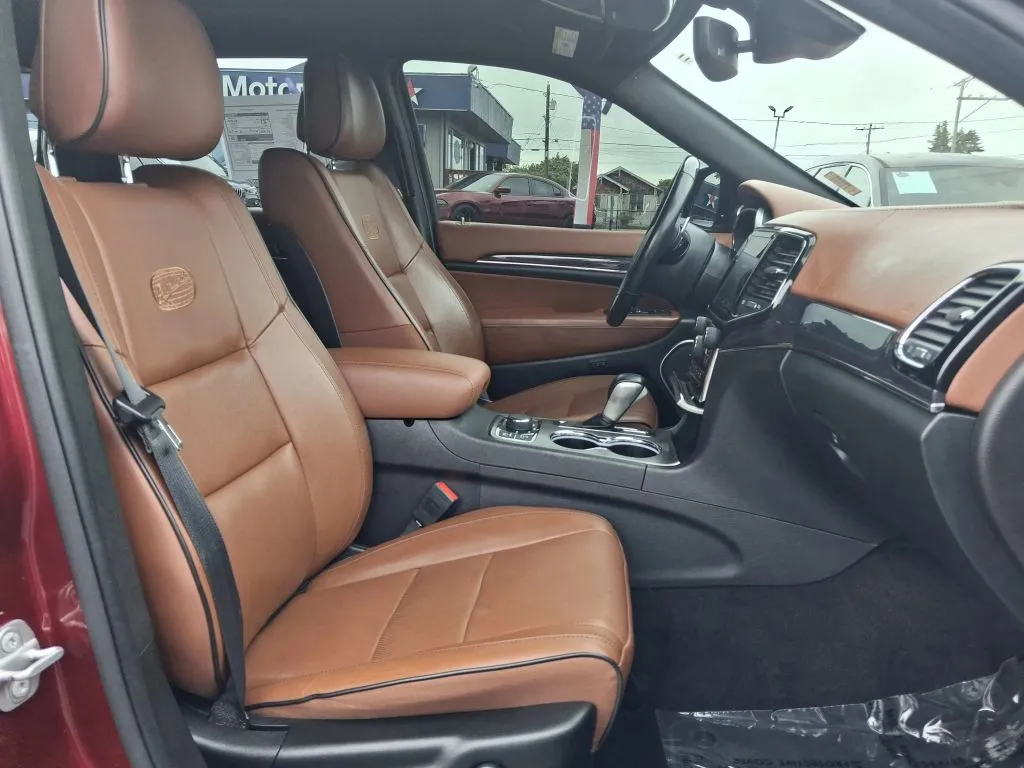 Jeep Grand Cherokee photo 11