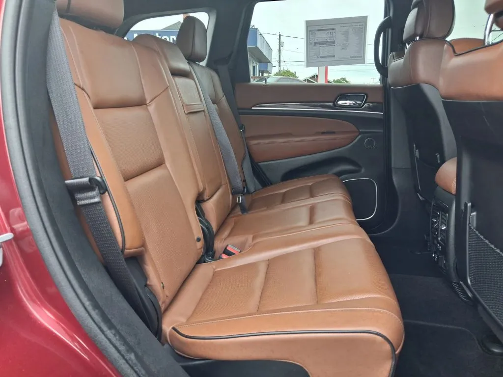 Jeep Grand Cherokee photo 12