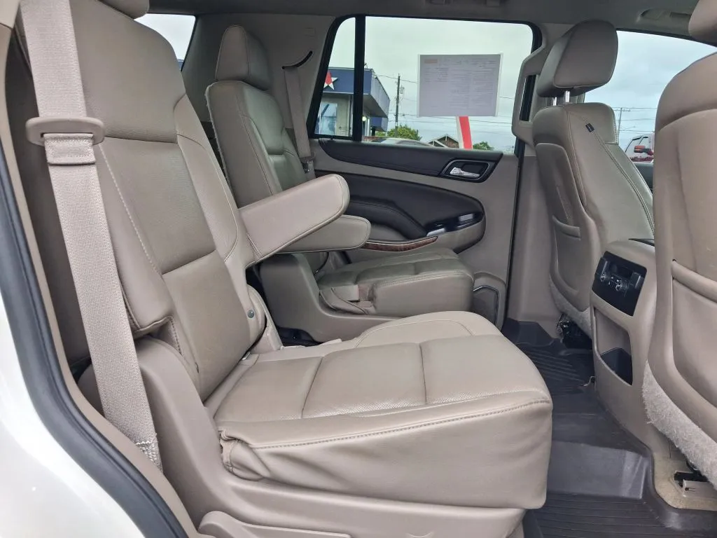 Chevrolet Tahoe photo 14