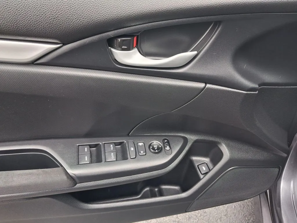 Honda Civic photo 16