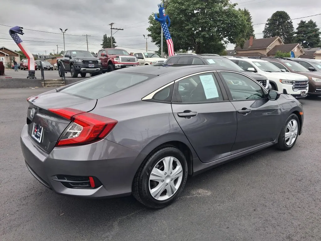 Honda Civic photo 9