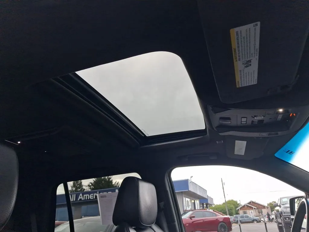 Cadillac Escalade photo 11