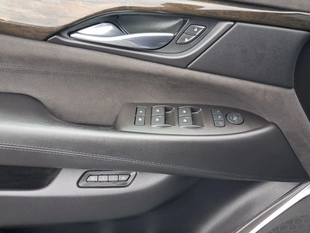 Cadillac Escalade photo 25