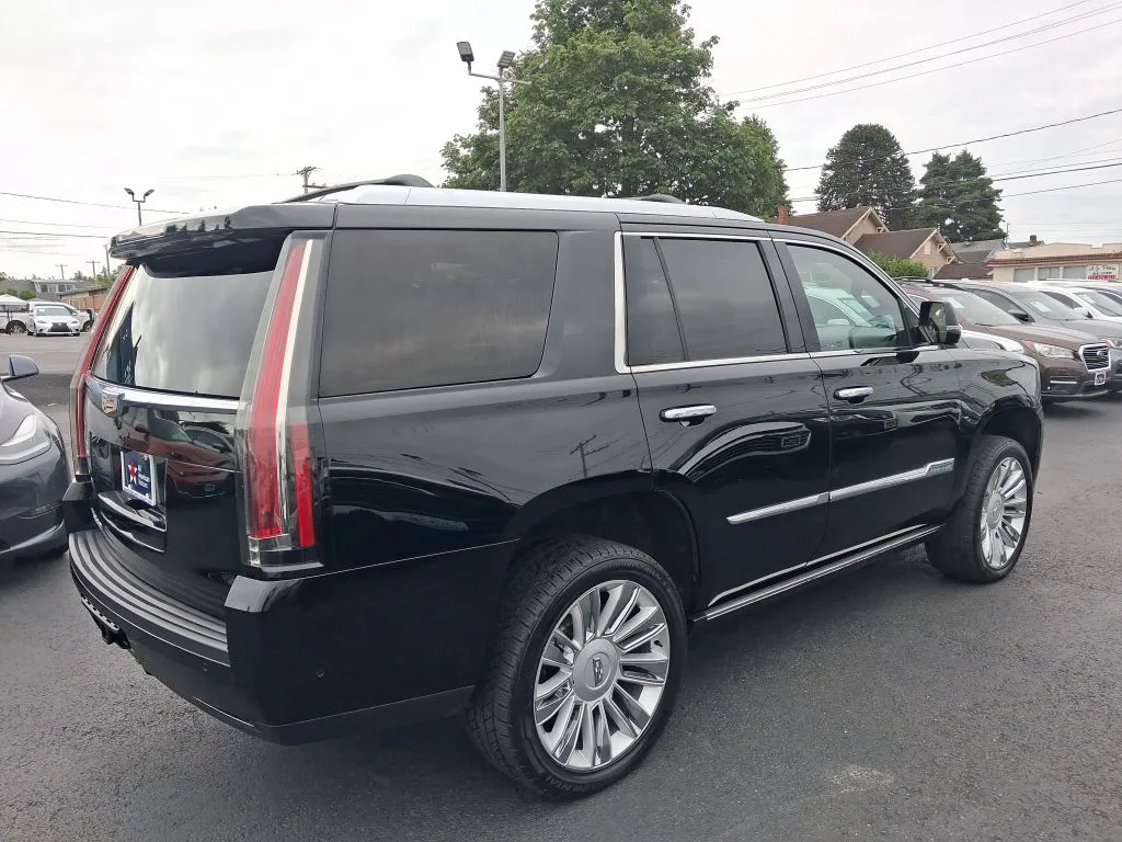 Cadillac Escalade photo 7