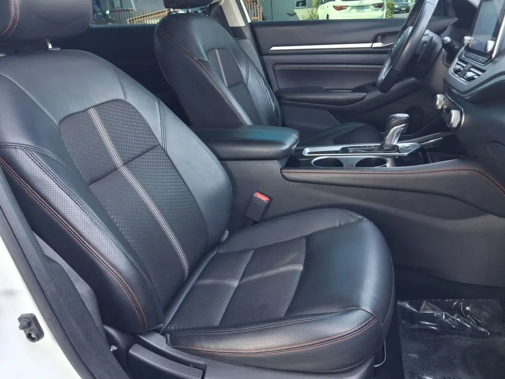 Nissan Altima photo 20