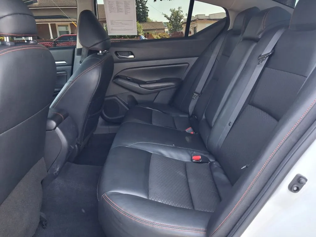 Nissan Altima photo 17