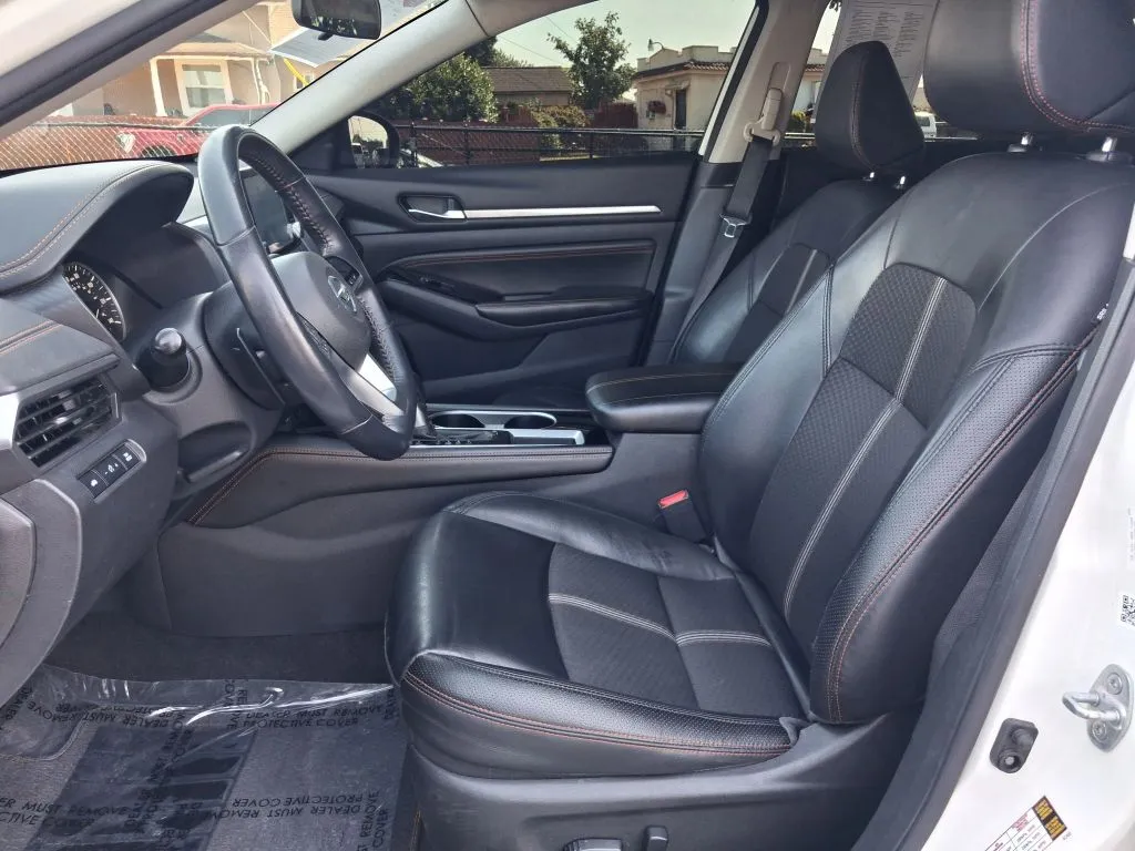Nissan Altima photo 16