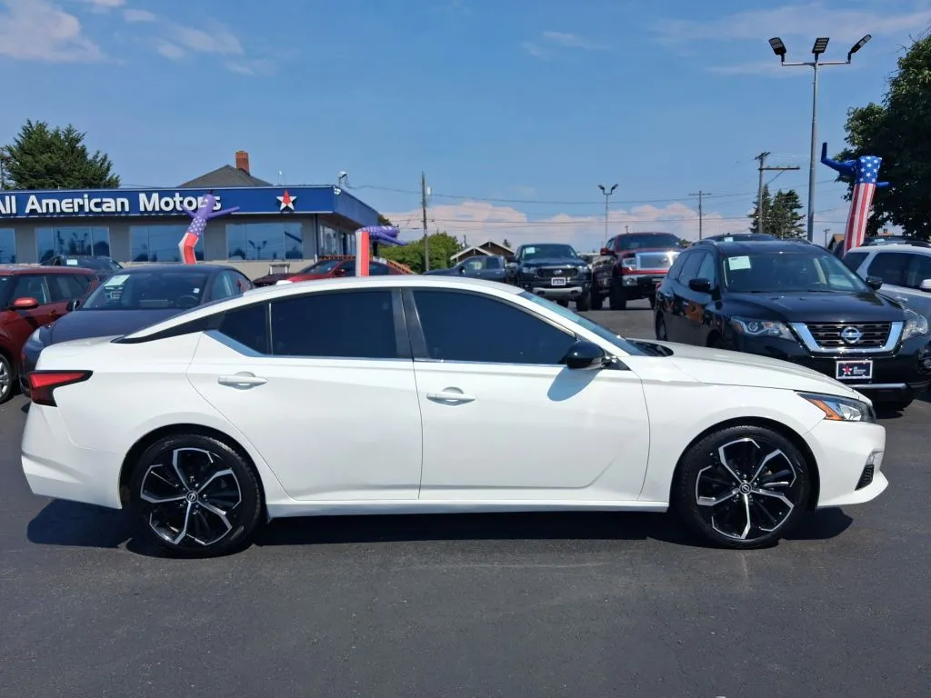 Nissan Altima photo 10
