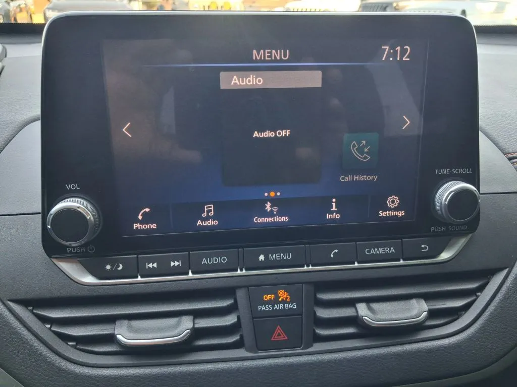 Nissan Altima photo 12