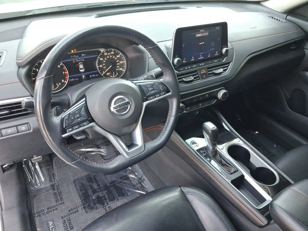 Nissan Altima photo 15