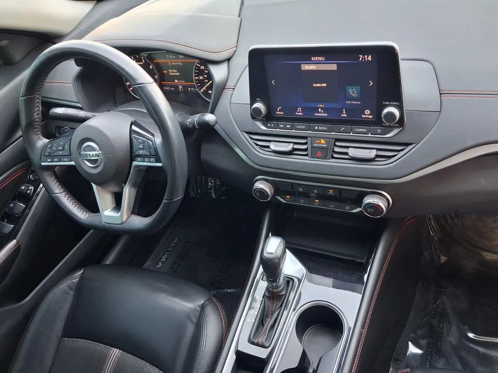 Nissan Altima photo 21