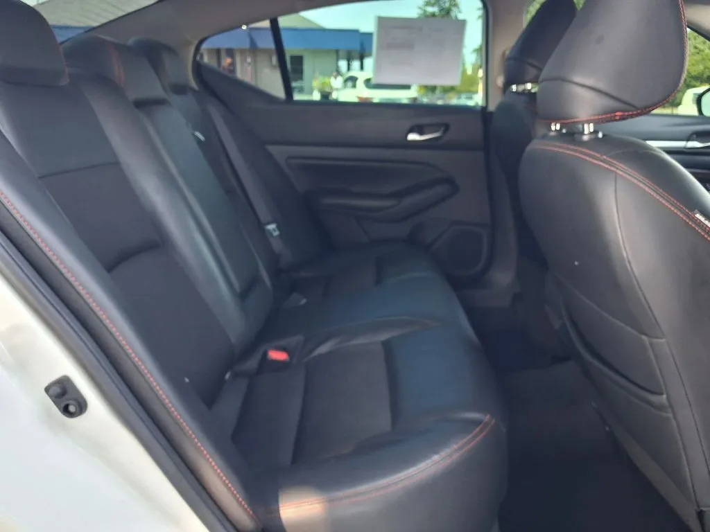 Nissan Altima photo 19