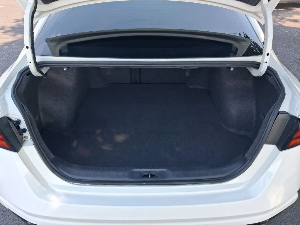 Nissan Altima photo 18